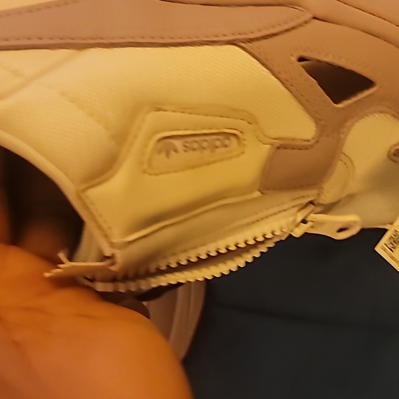 NWT Adidas women's sneakers lavender color - Picture 3 of 3